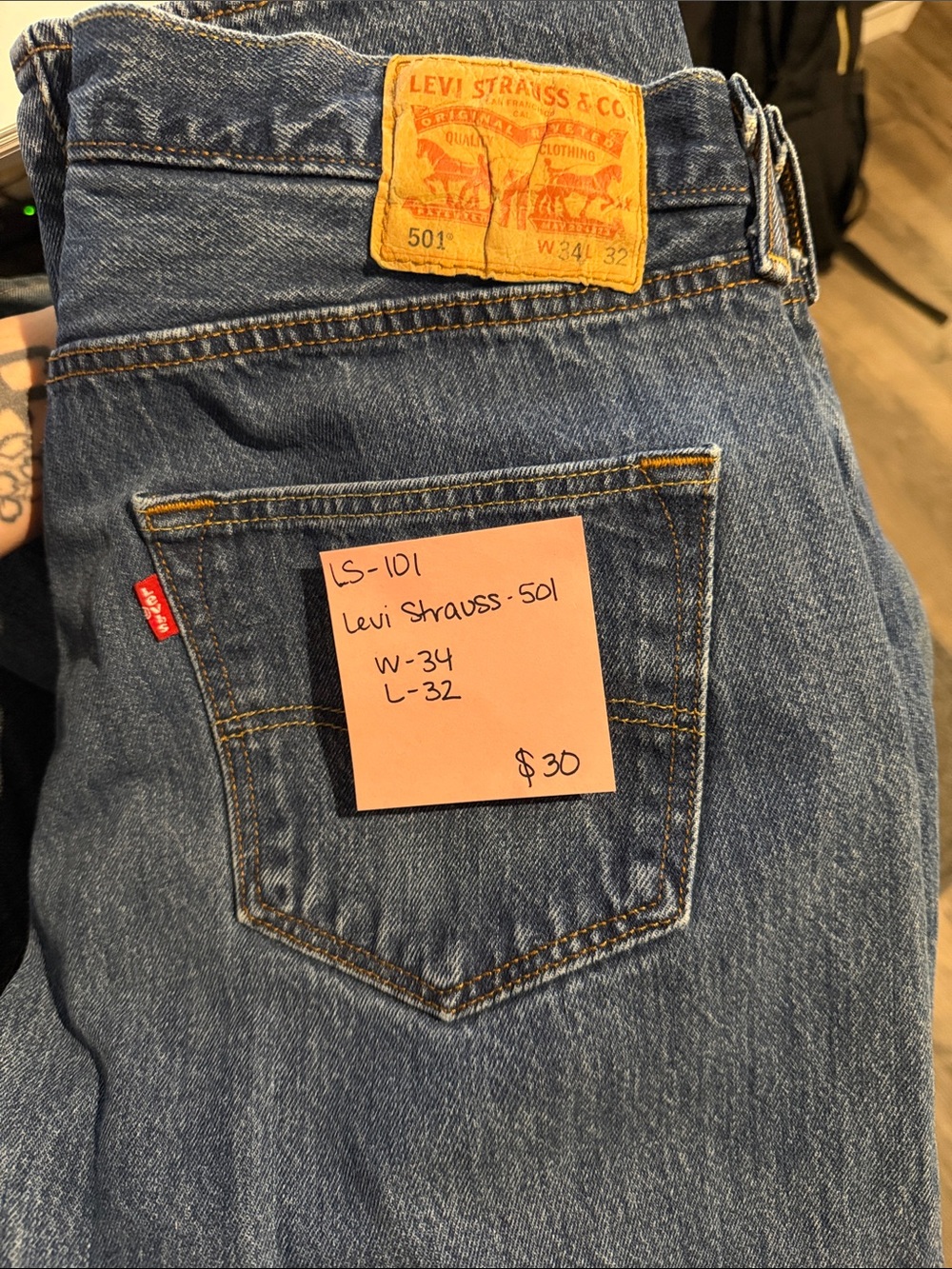 Levi's Straight Men’s Jeans - Medium Blue Denim